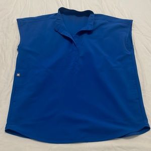 FIGS Raefala scrub top size XXS in Royal blue